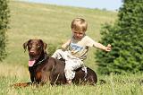 ENFANT ET CHIEN 257